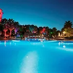 ホテル Alara Park 4*