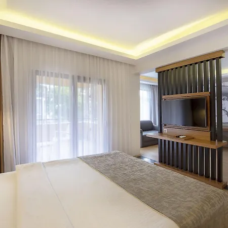 Hotel Alara Park 4*