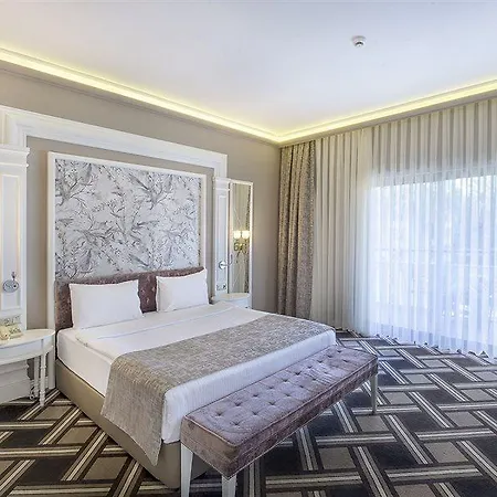 Hotel Alara Park
