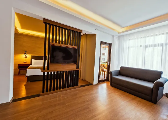 Alara Park 아브살라르