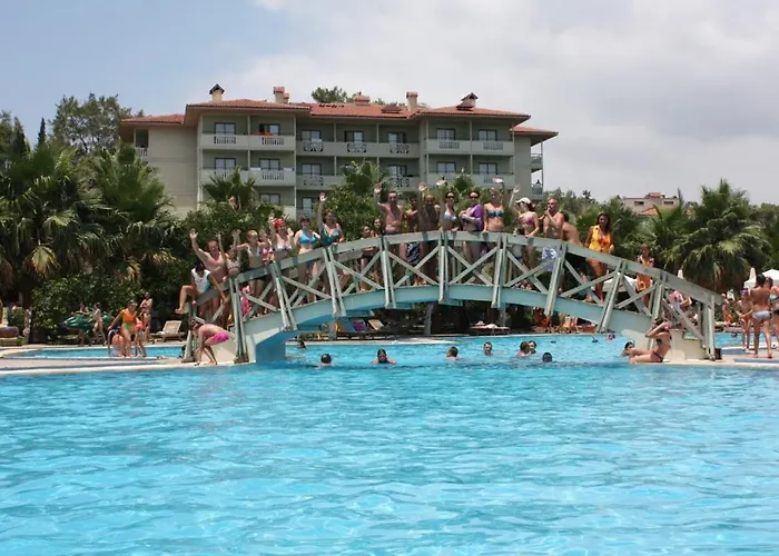 Alara Park 아브살라르