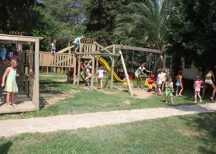 Alara Park 아브살라르