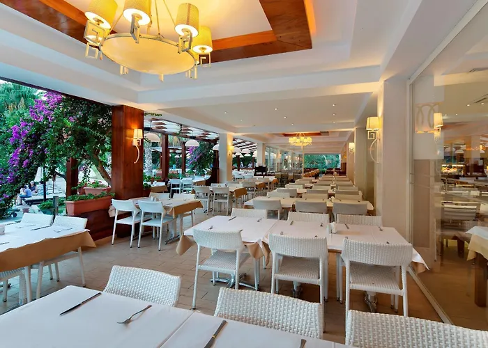 호텔 Alara Park 4*