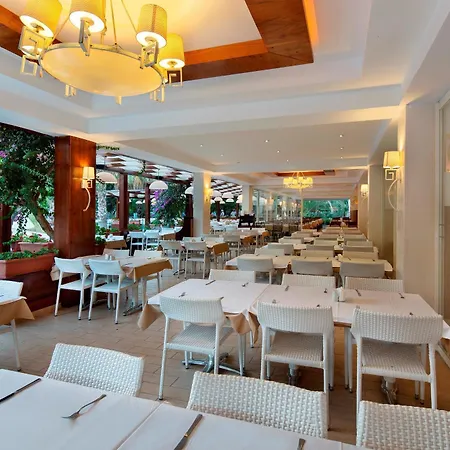 Otel Alara Park 4*